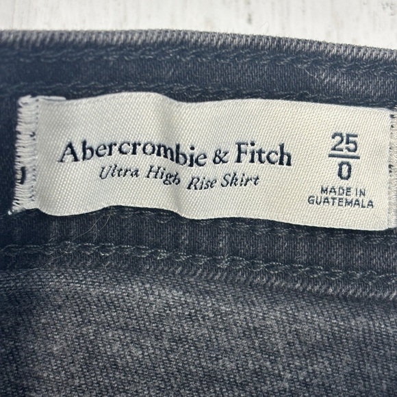 Abercrombie & Fitch Ultra High Rise Skirt 25 / 0 Black Fray Denim - Picture 3 of 8